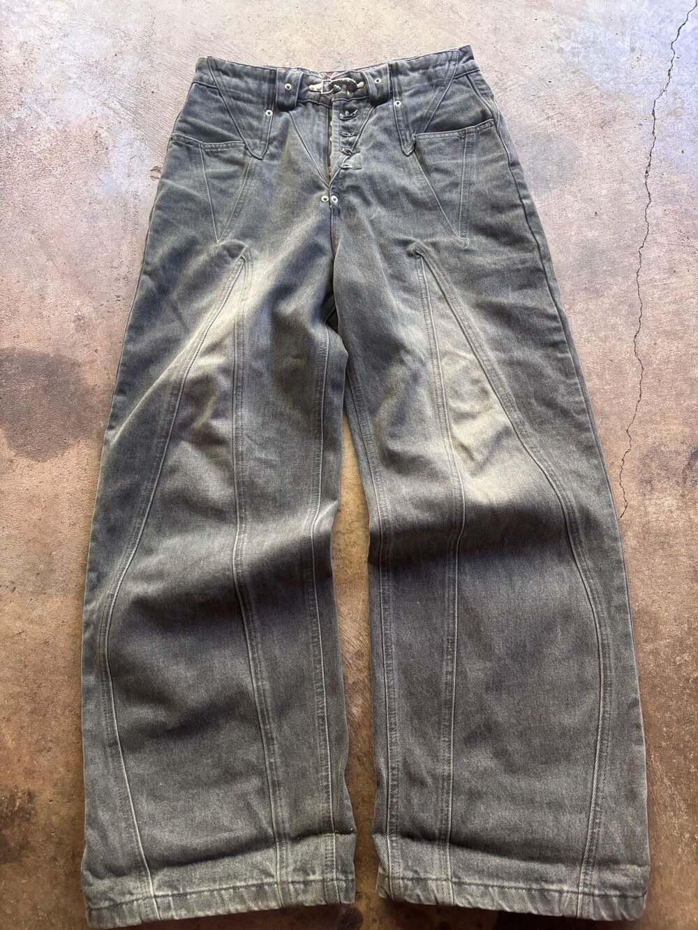 Fine Culture grey joints 32